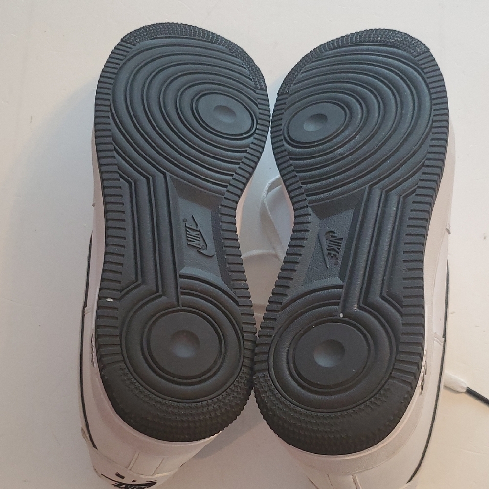 Nike Air Force 1 White with Black Details - Picture 14 of 16